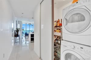 1100 Biscayne Blvd, Miami, FL 33132, Sold 09/02/21