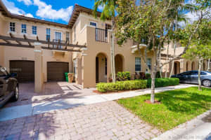 8714 Blaze Ct, Cooper City, FL 33328, Sold 06/06/21