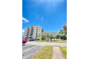 9310 Fontainebleau Blvd, Miami, FL 33172, Sold 07/06/21