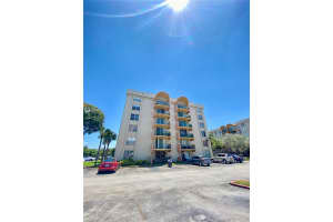 9310 Fontainebleau Blvd, Miami, FL 33172, Sold 07/06/21