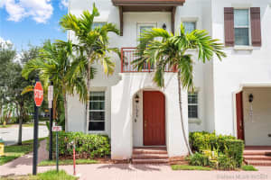 11946 SW 26th Ct, Miramar, FL 33025, Sold 09/27/21