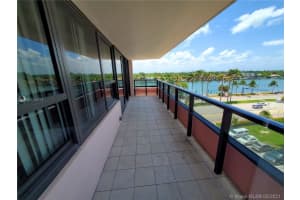 5225 Collins Ave, Miami, FL 33140, Sold 01/18/22
