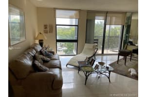 3475 N Country Club Dr, Miami, FL 33180, Sold 07/29/21