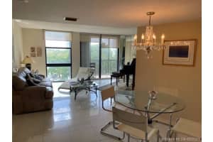 3475 N Country Club Dr, Miami, FL 33180, Sold 07/29/21