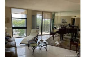 3475 N Country Club Dr, Miami, FL 33180, Sold 07/29/21