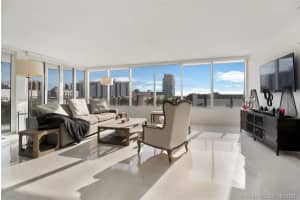 2155 Washington Ct, Miami Beach, FL 33139, Sold 07/21/22