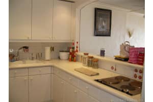 345 Ocean Dr, Miami Beach, FL 33139, Sold 10/07/21