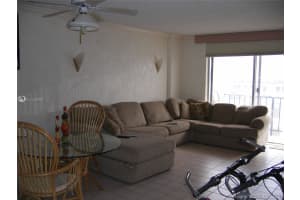 345 Ocean Dr, Miami Beach, FL 33139, Sold 10/07/21