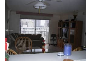 345 Ocean Dr, Miami Beach, FL 33139, Sold 10/07/21