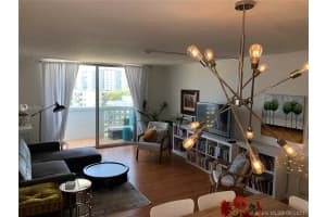 7118 Bonita Dr, Miami Beach, FL 33141, Sold 08/31/21