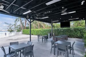 5077 NW 7th St, Miami, FL 33126, Sold 07/09/21
