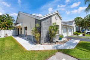 1100 SW 110th Ln, Davie, FL 33324, Sold 07/02/21