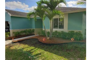 365 W Riverbend Dr, Sunrise, FL 33326, Sold 09/30/21