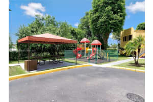 690 NW 114th Ave, Miami, FL 33172, Sold 01/05/22