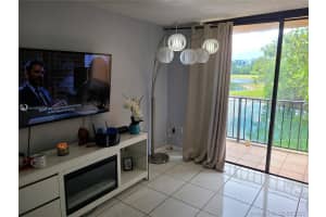 9688 Fontainebleau Blvd, Miami, FL 33172, Sold 08/16/21