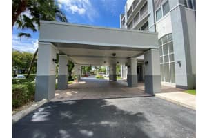 9725 NW 52nd St, Doral, FL 33178, Sold 09/23/21