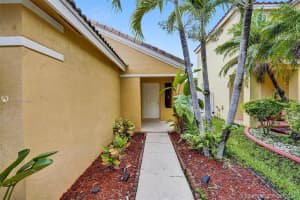 1592 Salerno Cir, Weston, FL 33327, Sold 07/30/21