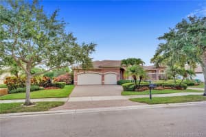 11001 Pine Lodge Trail, Davie, FL 33328, Sold 08/30/21