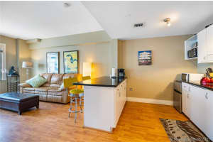 530 Ocean Dr, Miami Beach, FL 33139, Sold 09/08/21
