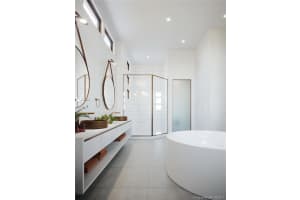 12680 Maple Rd, North Miami, FL 33181, Sold 09/15/22