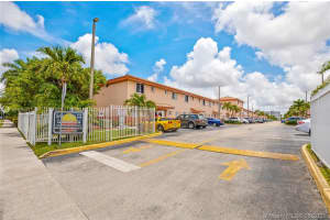 8078 NW 10th St, Miami, FL 33126, Sold 07/12/21