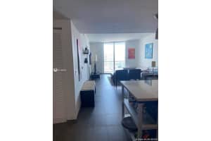 185 SW 7th St 12th floor, Miami, FL 33130, Sold 08/23/21