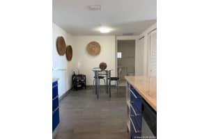 185 SW 7th St 12th floor, Miami, FL 33130, Sold 08/23/21