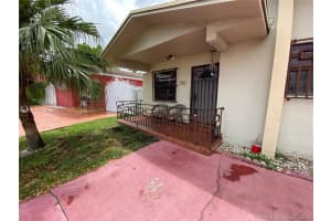 985 W 39th Pl, Hialeah, FL 33012, Sold 08/30/21
