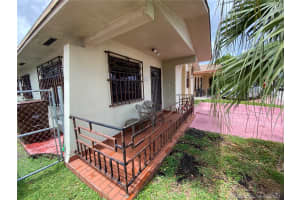 985 W 39th Pl, Hialeah, FL 33012, Sold 08/30/21