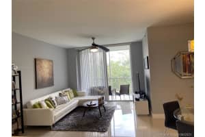 9725 NW 52nd St, Doral, FL 33178, Sold 08/18/21