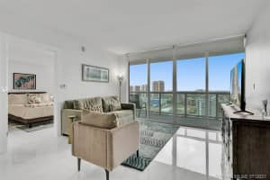 1800 N Bayshore Dr, Miami, FL 33132, Sold 08/30/21