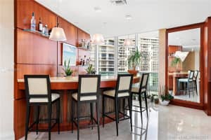 20155 NE 38th Ct, Aventura, FL 33180, Sold 12/03/21