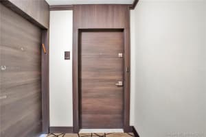20515 E Country Club Dr, Aventura, FL 33180, Sold 08/02/21