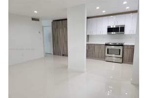 221 Meridian Ave, Miami Beach, FL 33139, Sold 03/31/22