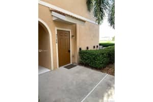 3760 Parkridge Cir, Sarasota, FL 34243, Sold 07/29/21