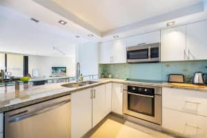 170 Ocean Ln Dr, Key Biscayne, FL 33149, Sold 10/07/21