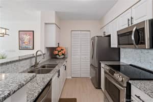 90 Alton Rd, Miami Beach, FL 33139, Sold 10/29/21