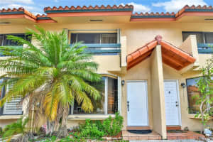 10021 SW 77th Ct, Miami, FL 33156, Sold 11/15/21