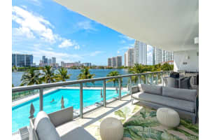3250 NE 188th St, Aventura, FL 33180, Sold 01/17/22