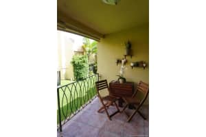 220 NW 87th Ave APT K211, Miami, FL 33172, Sold 10/08/21