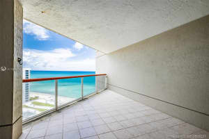 6767 Collins Ave, Miami, FL 33141, Sold 07/14/21