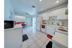 8620 Bridle Path Ct, Davie, FL 33328, Sold 07/20/21