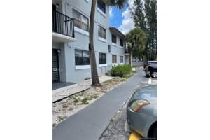 7230 NW 179th St, Hialeah, FL 33015, Sold 08/11/21