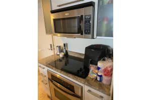 185 SW 7th St 12th floor, Miami, FL 33130, Sold 09/13/21