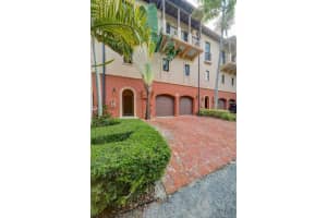 6232 Paradise Point Dr, Palmetto Bay, FL 33157, Sold 10/22/21