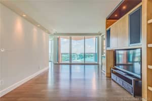 500 South Pointe Dr, Miami Beach, FL 33139, Sold 12/29/21