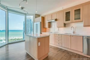 500 South Pointe Dr, Miami Beach, FL 33139, Sold 12/29/21