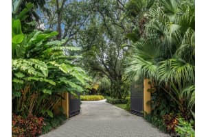 8555 Ponce De Leon Rd, Miami, FL 33143, Sold 12/08/21