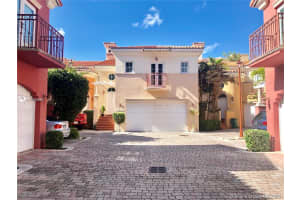 18480 NE 30th Ct, Aventura, FL 33160, Sold 11/23/21