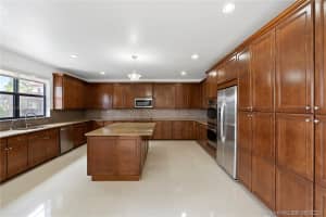 8920 NW 98th Ct, Doral, FL 33178, Sold 08/05/21